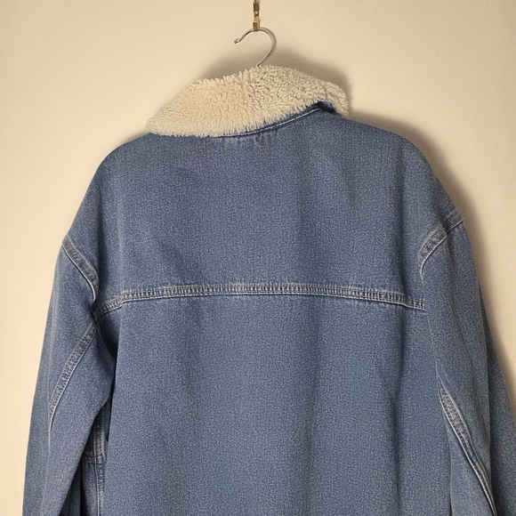 H&M Blue Denim Jacket with Cream Sherpa - Picture 8 of 9